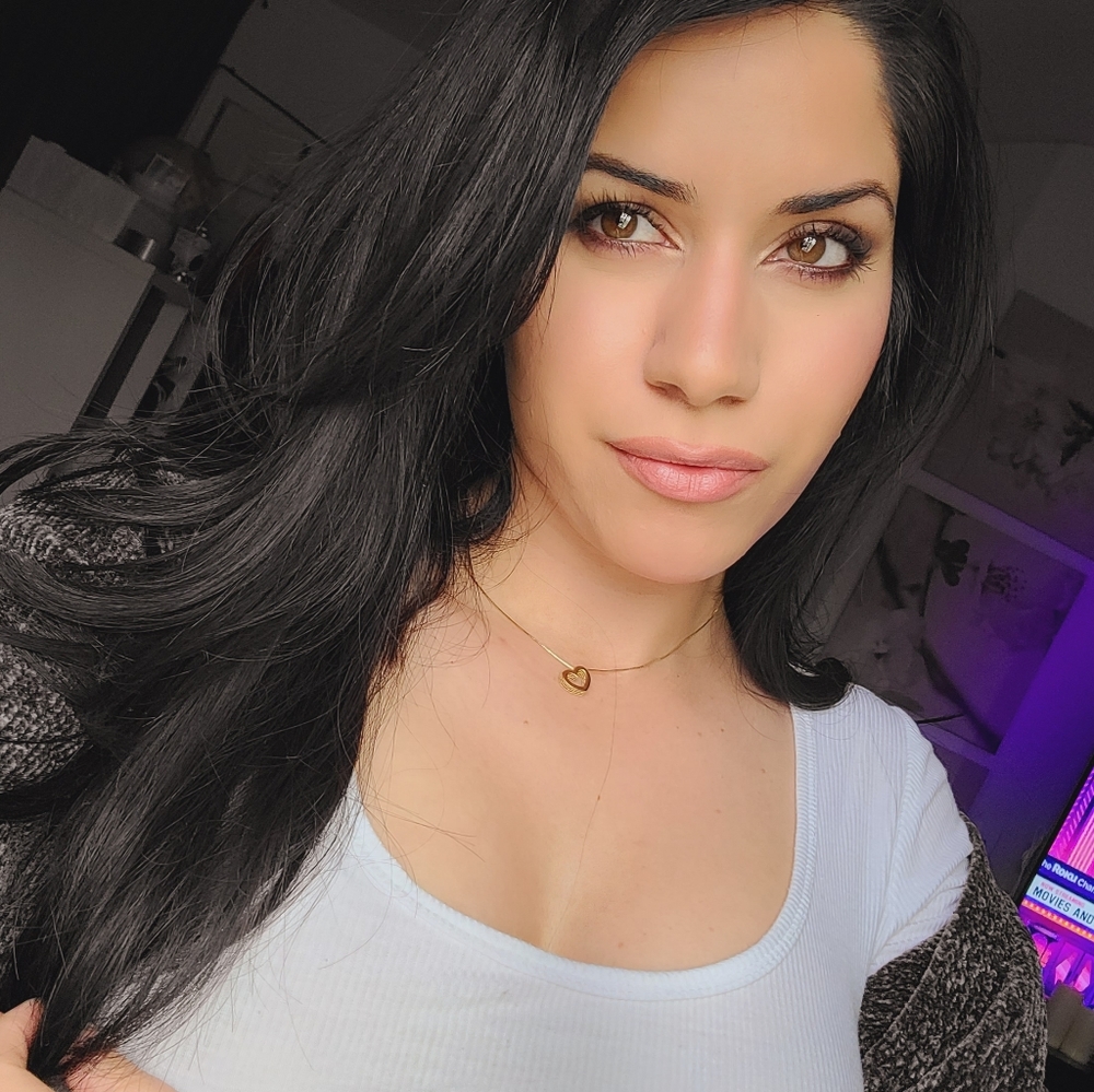 Meet your Posher, Alicia